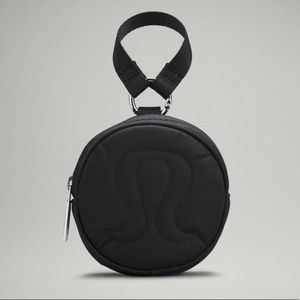 NWOT lululemon logo pouch